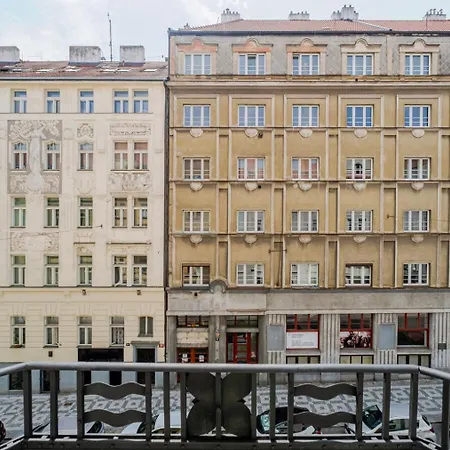 Blueground Holesovice Balcony Nr Vltava Prg-55 Prag